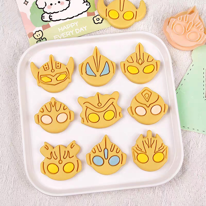 Hot Anime Ultramans Series Coo - Baking In Kitchen recensie en prijs